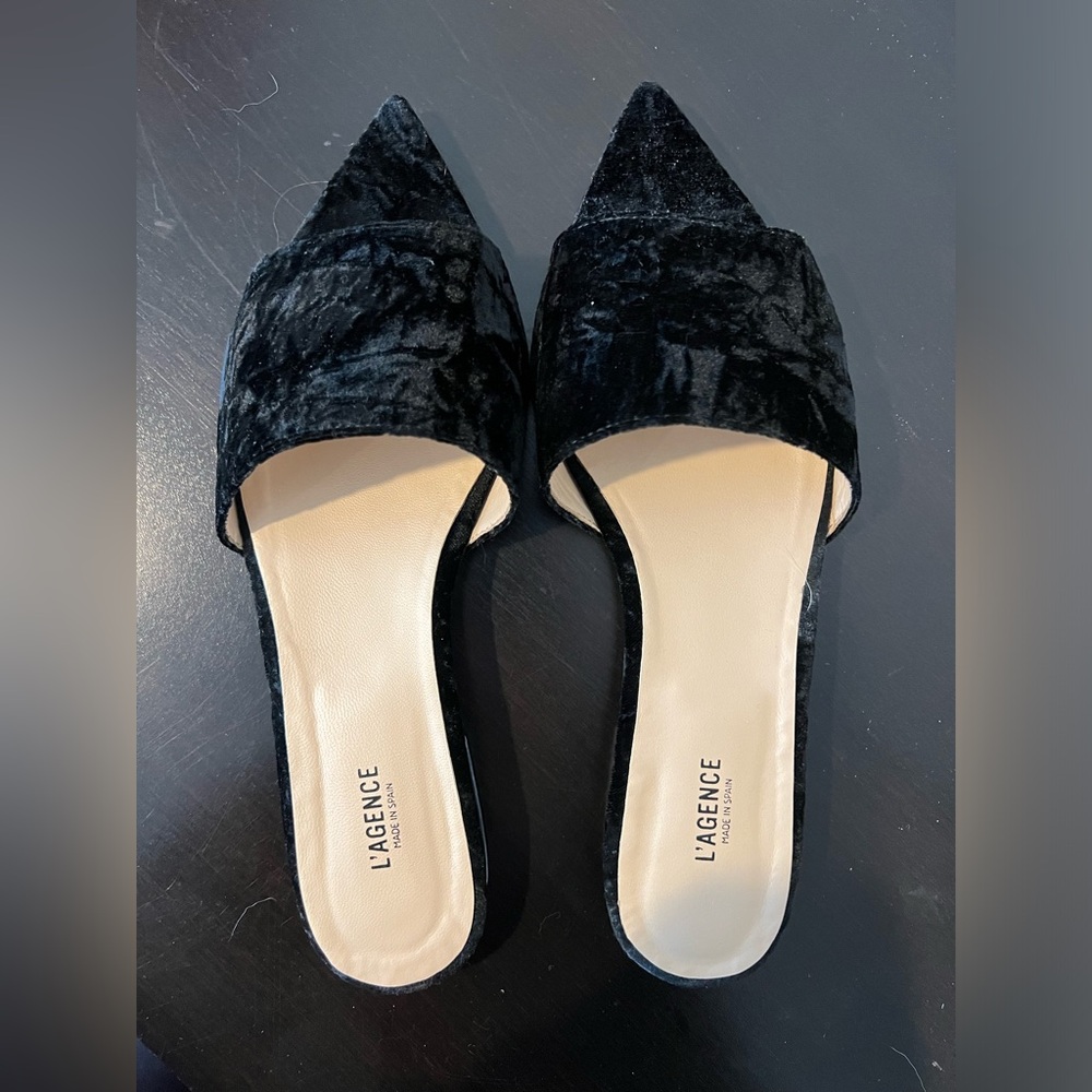 L’AGENCE Serena Black Velvet Slide